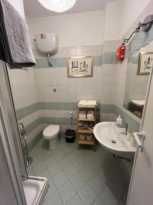 Spazioso 10 Min A Piedi Dal Vaticano E Metro Apartment Rom